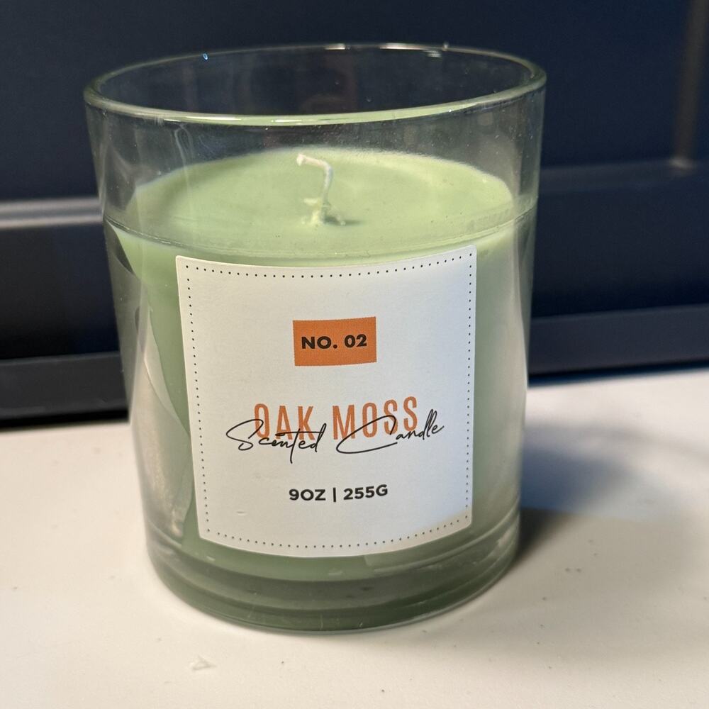 NO. 02 Oak Moss Scented Candle 9 oz Green